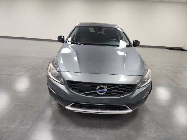 Used 2018 Volvo V60 Base with VIN YV440MWK1J2053214 for sale in Cincinnati, OH