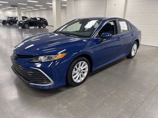 2024 Toyota Camry LE photo 3