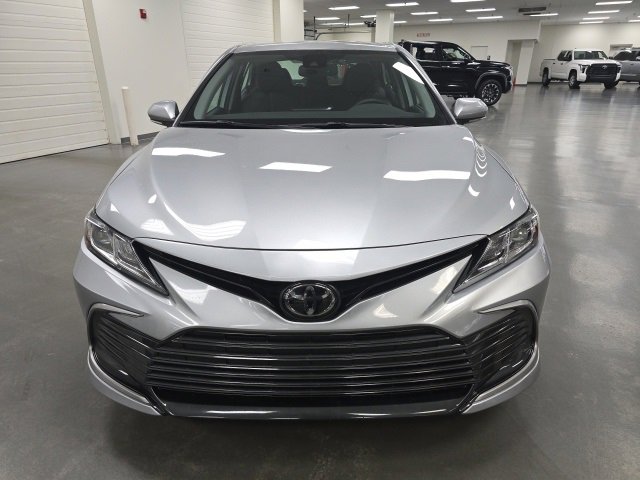 2023 Toyota Camry LE photo 2