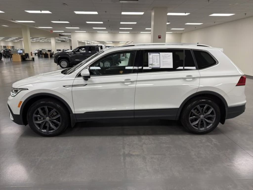 Used 2023 Volkswagen Tiguan SE SUV