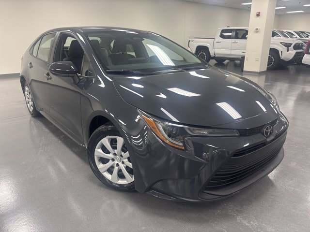 2024 Toyota Corolla LE's photo
