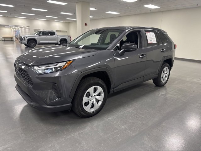 2024 Toyota RAV4 LE photo 3