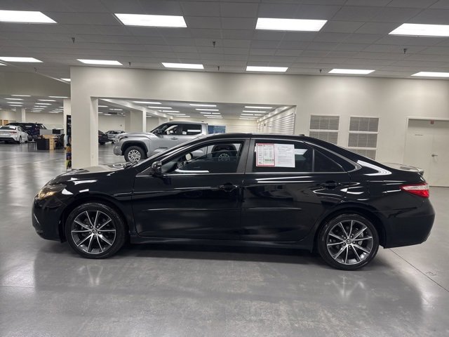 2017 Toyota Camry XSE photo 4