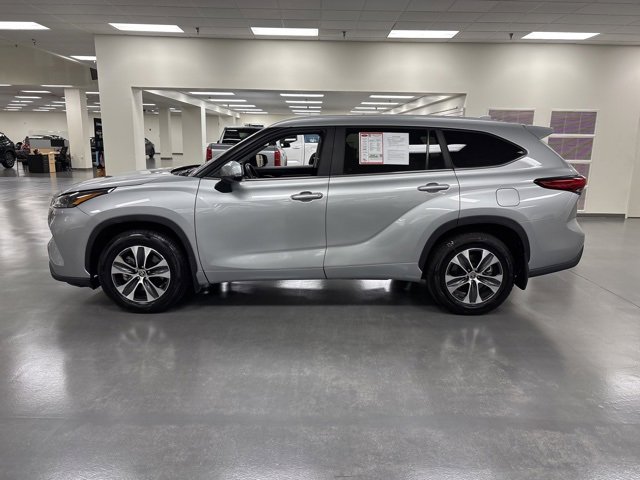 2023 Toyota Highlander XLE photo 4