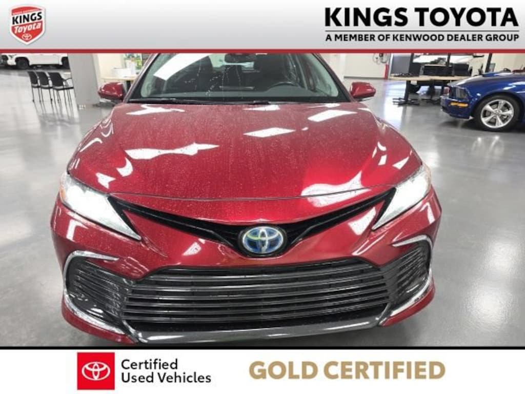 Used 2021 Toyota Camry Hybrid XLE Sedan