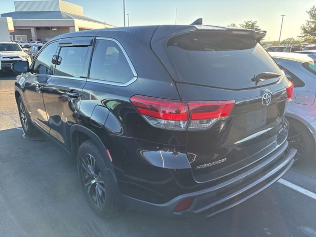 Used 2019 Toyota Highlander LE Plus SUV