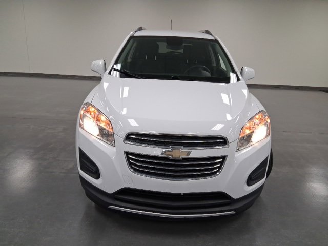 2016 Chevrolet Trax LT photo 2