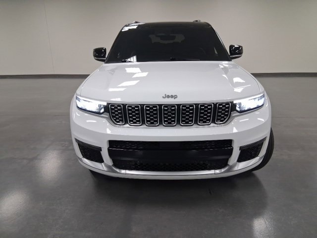 2023 Jeep Grand Cherokee Summit photo 2