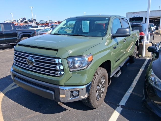 2021 Toyota Tundra SR5 CrewMax photo 3