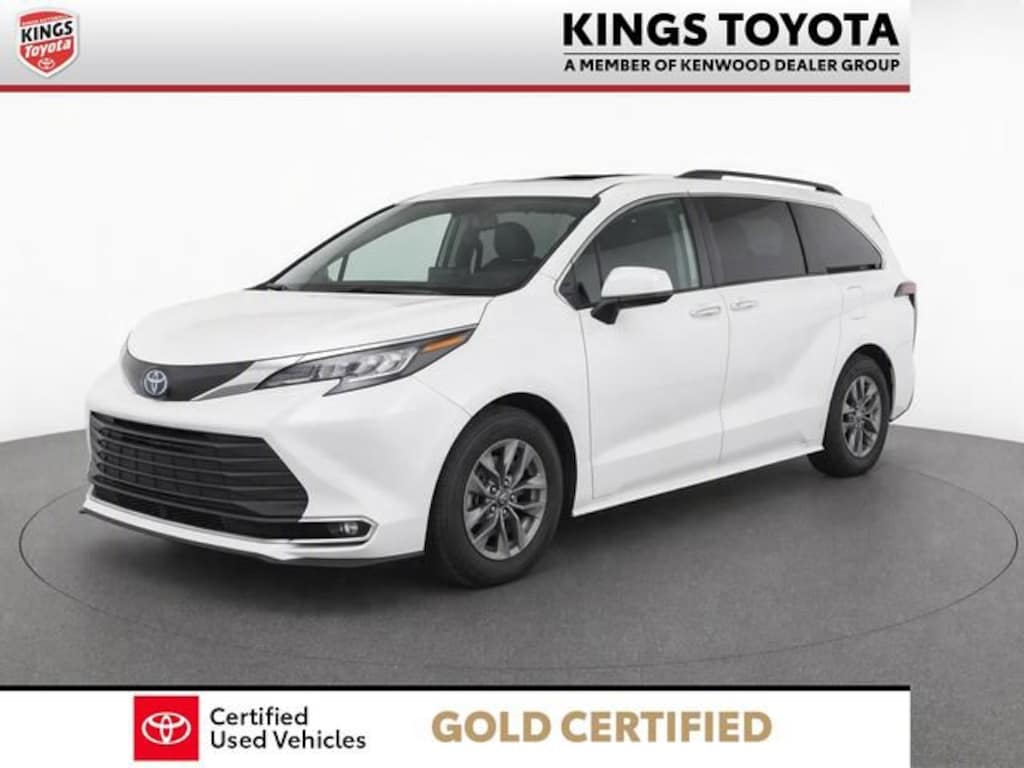 Used 2023 Toyota Sienna XLE Van Passenger Van