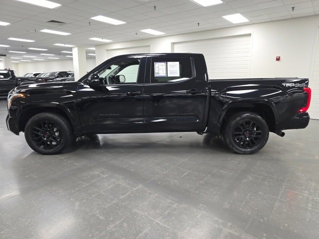 2023 Toyota Tundra SR5 CrewMax photo 2