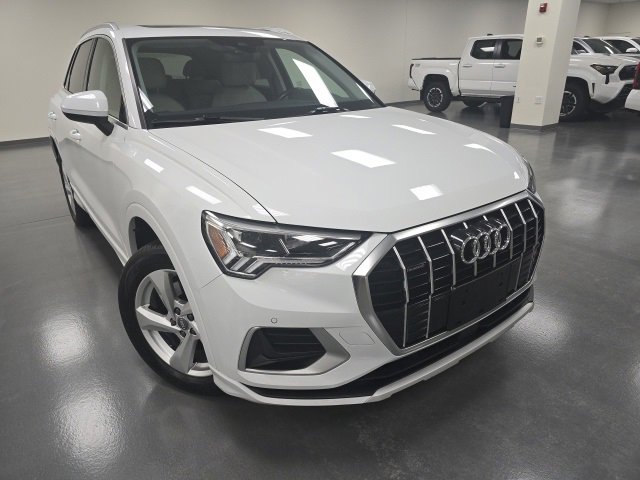 2020 Audi Q3 Premium Plus's photo