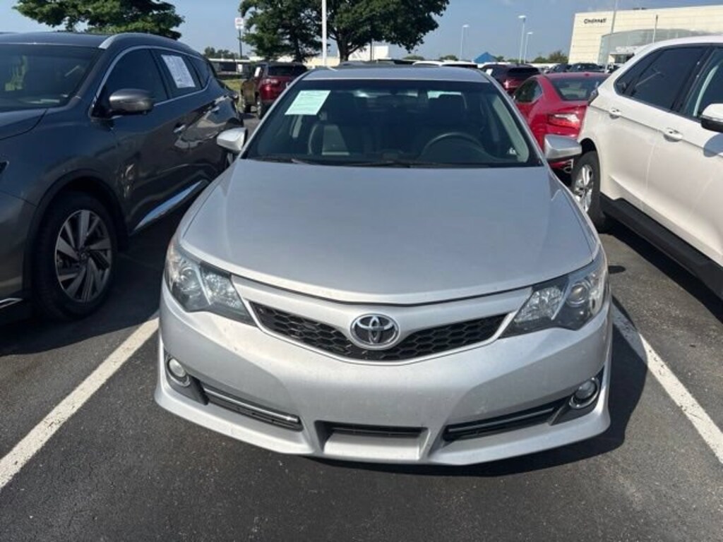 Used 2012 Toyota Camry SE Sedan