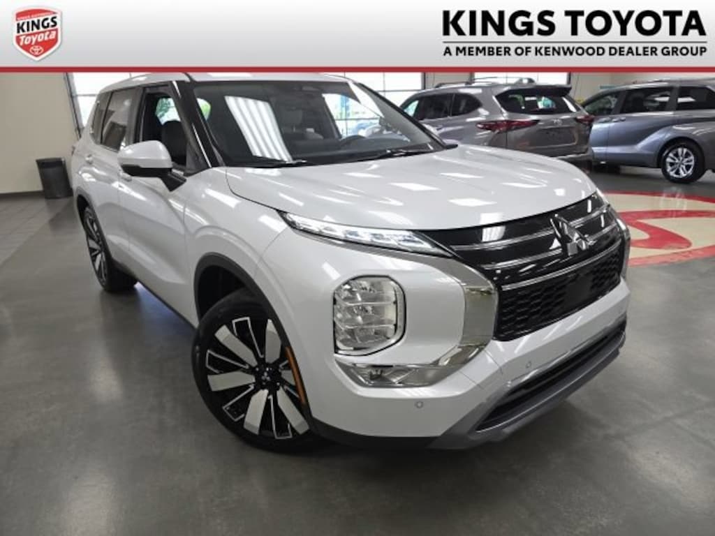 Used 2025 Mitsubishi Outlander SE SUV
