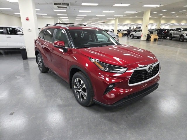 2026 Toyota Highlander XLE's photo