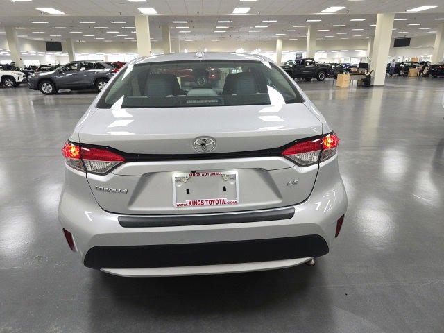 2022 Toyota Corolla LE photo 4