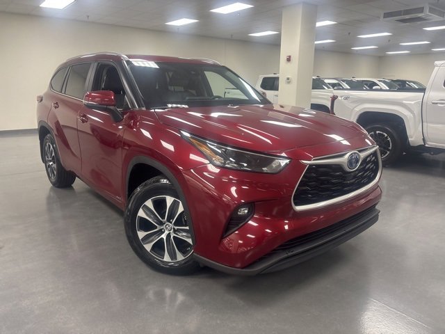 2023 Toyota Highlander XLE's photo