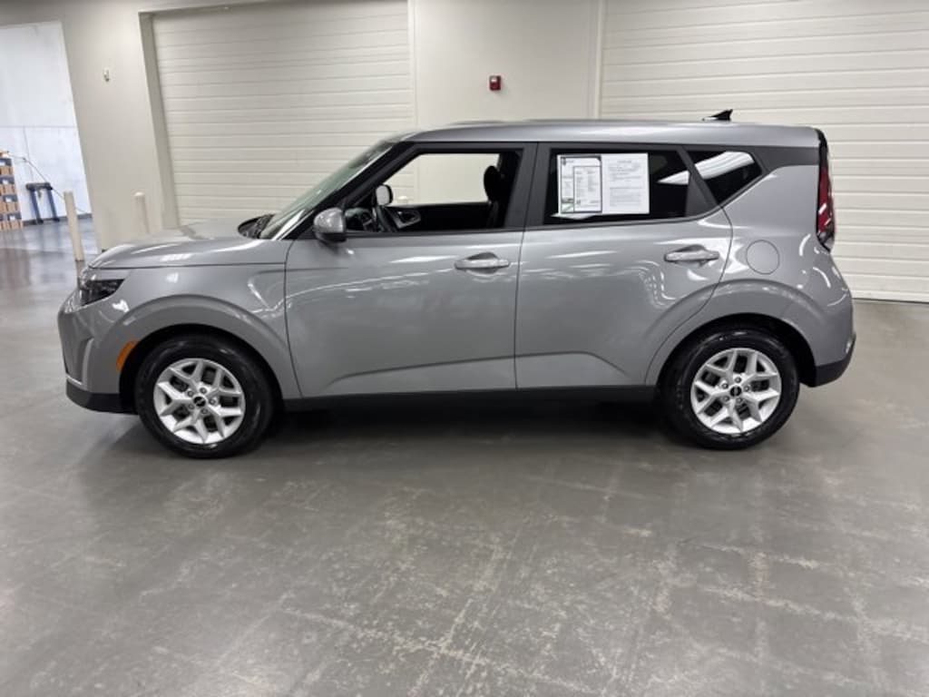 Used 2023 Kia Soul LX Hatchback