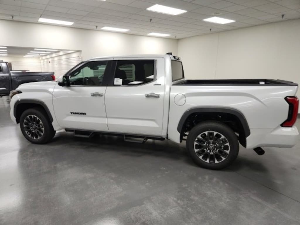 New 2026 Toyota Tundra Limited LIMITED CREWMAX 5.5