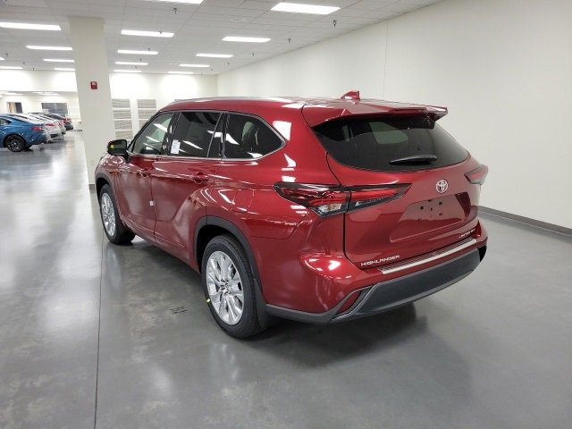 2025 Toyota Highlander Limited photo 4