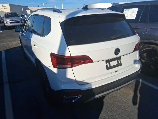 2024 Volkswagen Taos SE photo 3