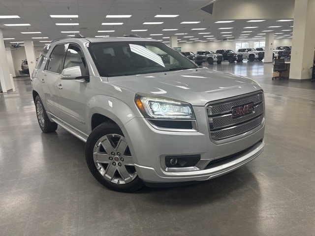 2016 GMC Acadia Denali's photo