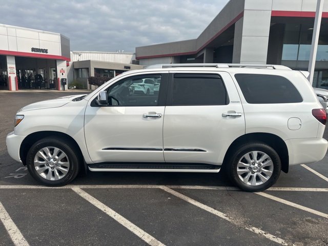 2020 Toyota Sequoia Platinum photo 2