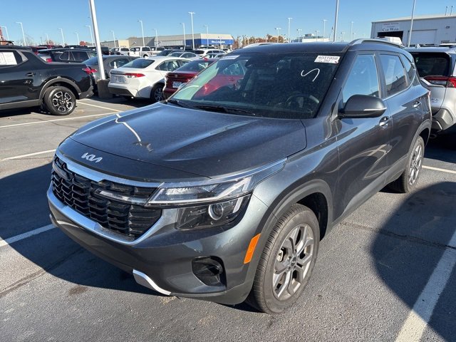 2024 Kia Seltos S photo 3