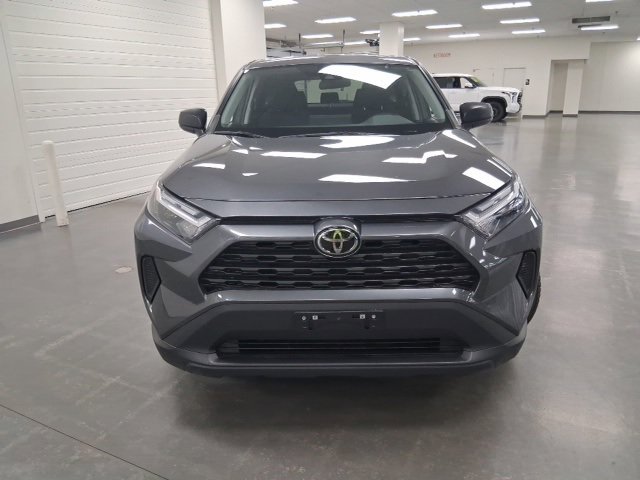 2023 Toyota RAV4 LE photo 2