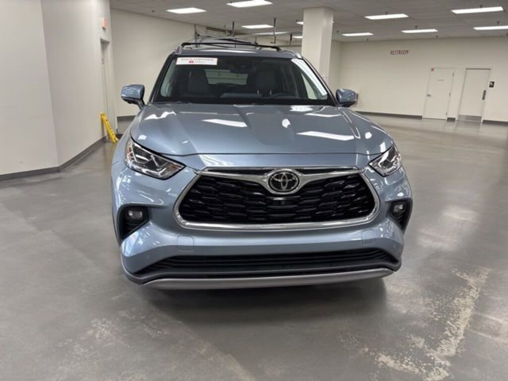 Used 2023 Toyota Highlander Platinum SUV