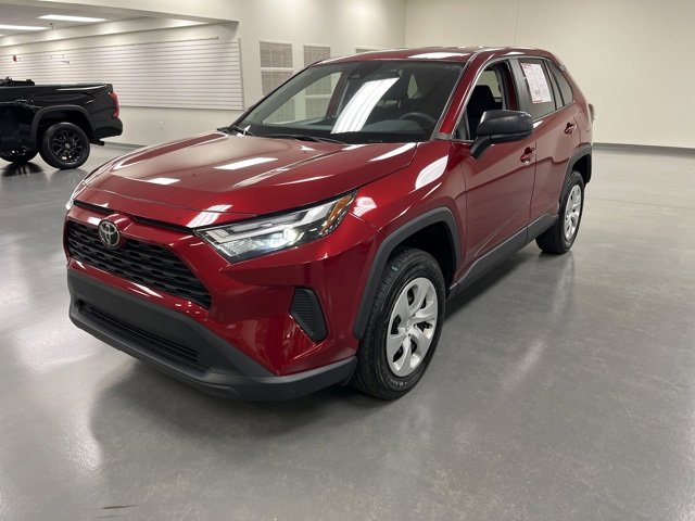 2023 Toyota RAV4 LE photo 3