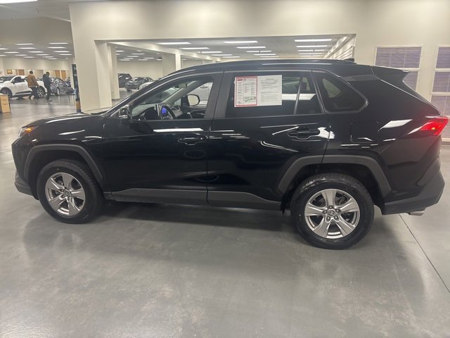 2023 Toyota RAV4 XLE photo 4