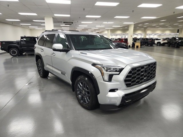 2026 Toyota Sequoia PLT HYBRID 