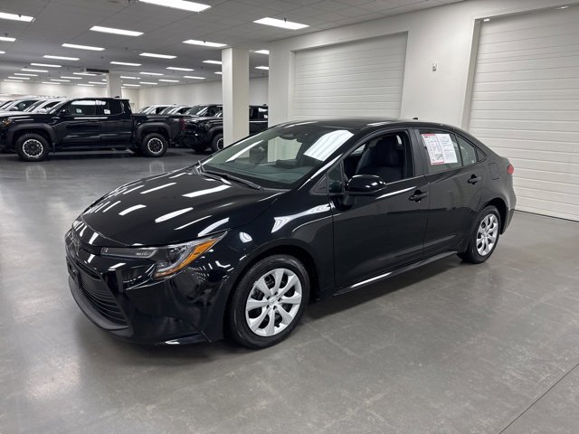 2024 Toyota Corolla LE photo 3