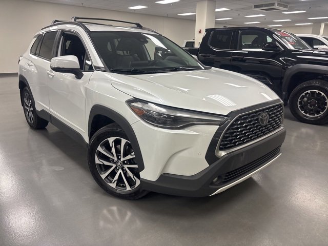 2022 Toyota Corolla Cross XLE's photo