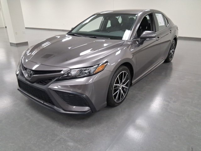 2023 Toyota Camry SE photo 3