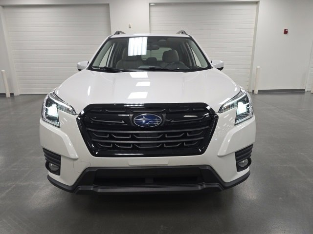 2022 Subaru Forester Premium photo 2