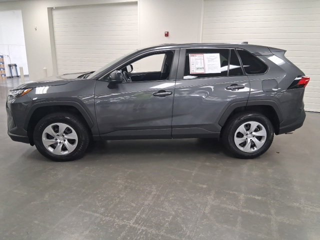 2023 Toyota RAV4 LE photo 4
