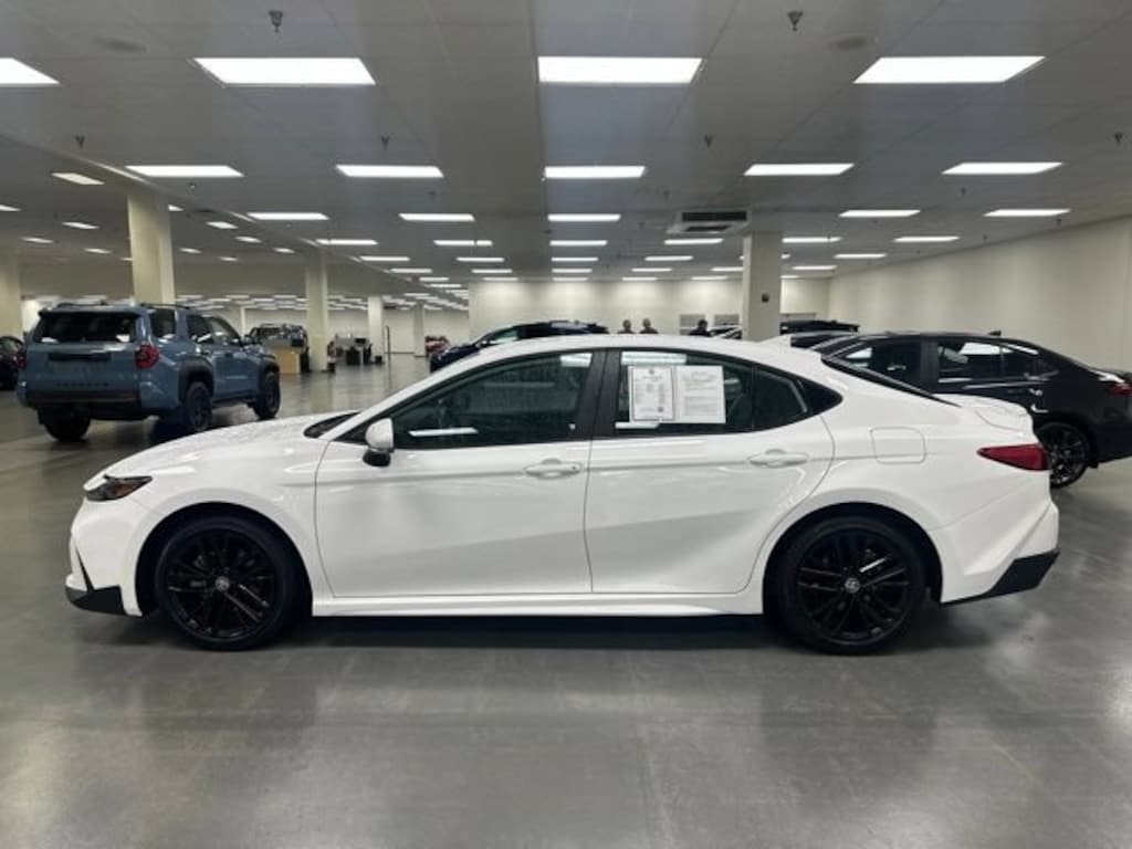 Used 2026 Toyota Camry SE Sedan