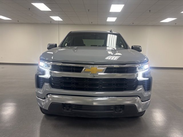 2024 Chevrolet Silverado 1500 LT photo 2