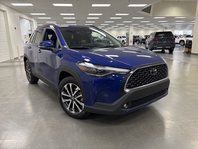 2024 Toyota Corolla Cross XLE's photo