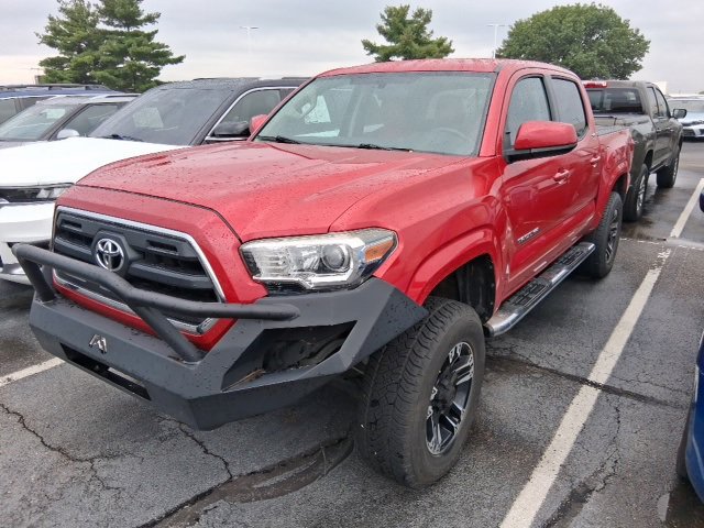 2016 Toyota Tacoma SR5 photo 2