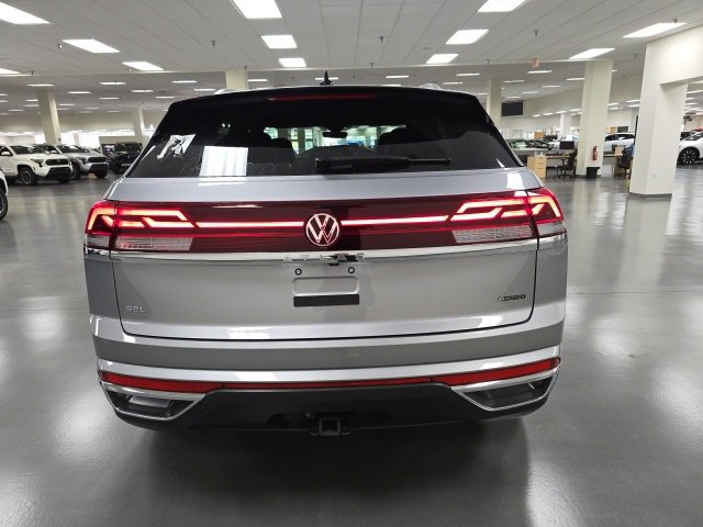 2024 Volkswagen Atlas Cross Sport SEL photo 4