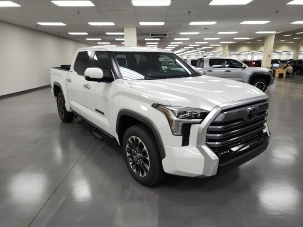 New 2026 Toyota Tundra Limited LIMITED CREWMAX 5.5