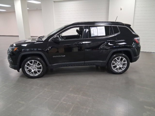 2022 Jeep Compass Latitude Lux photo 4