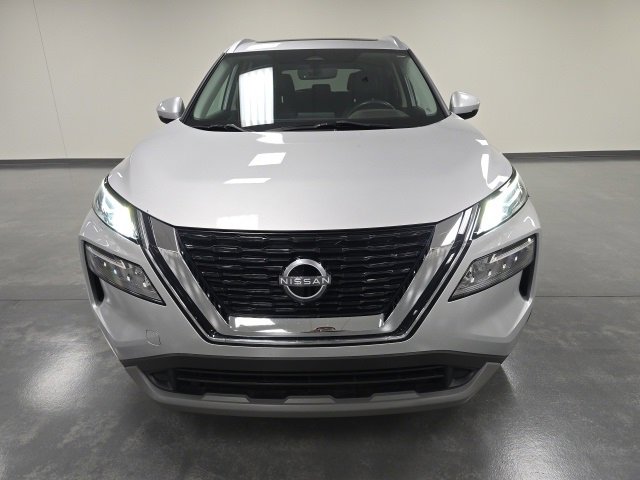 2023 Nissan Rogue SV photo 2