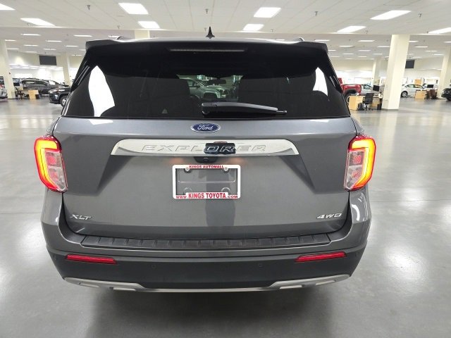 2022 Ford Explorer XLT photo 2