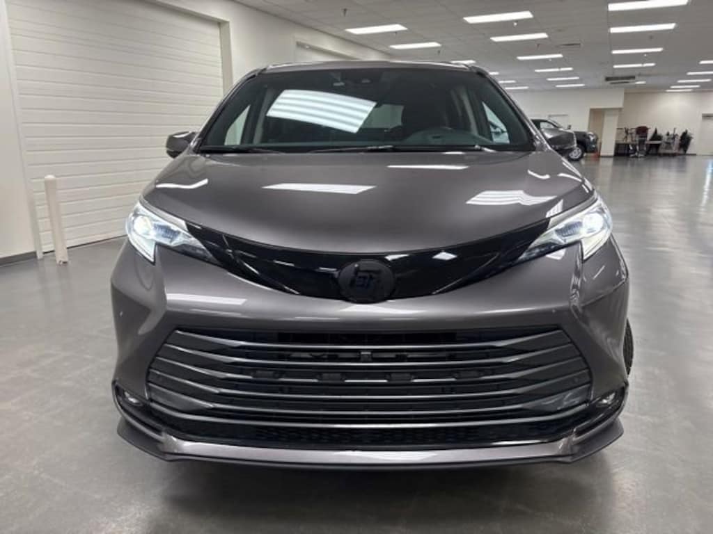 Used 2022 Toyota Sienna Platinum Van Passenger Van