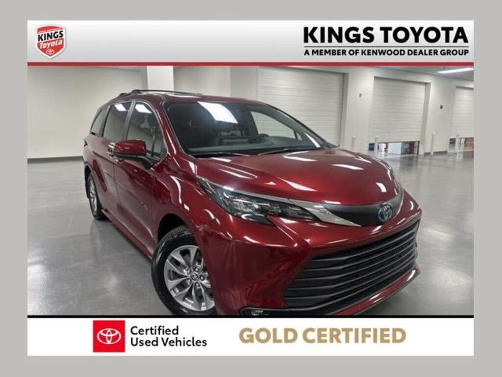 Certified 2025 Toyota Sienna XLE Van Passenger Van