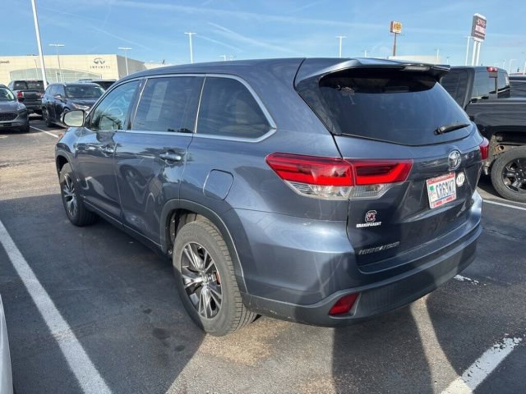 Used 2018 Toyota Highlander LE SUV